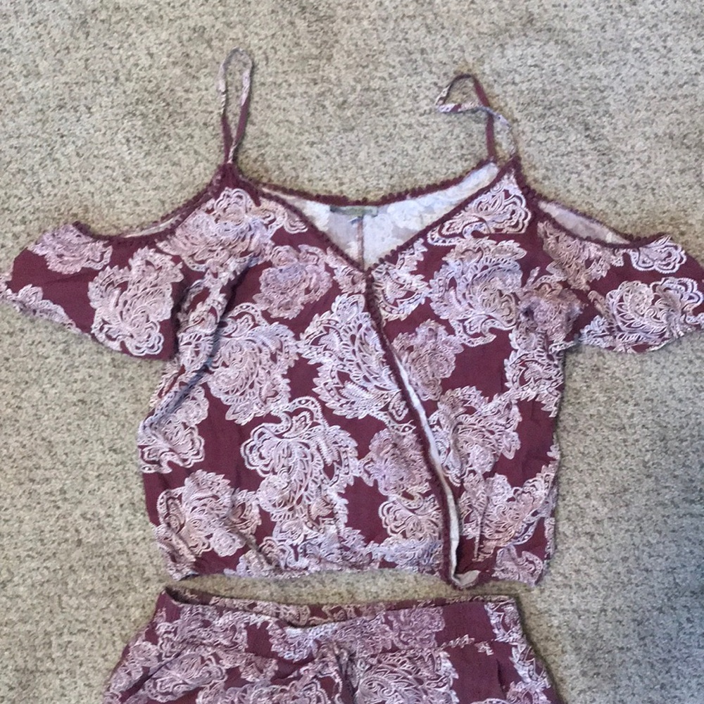 Beachy top and short set - Picture 2 of 9